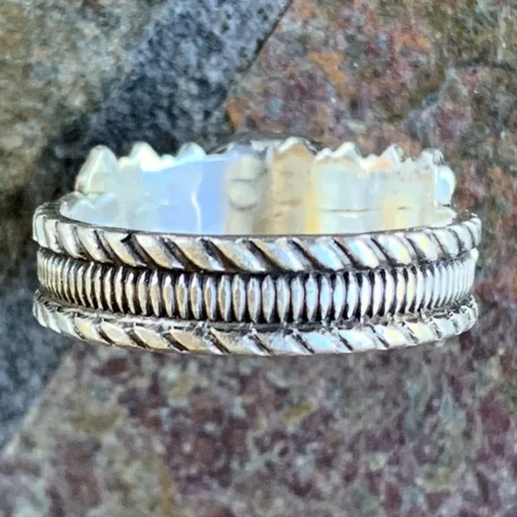 Aldrich Arts * Beautiful Sterling Silver Gray Druzy & White Topaz Ring - Picture 9 of 10